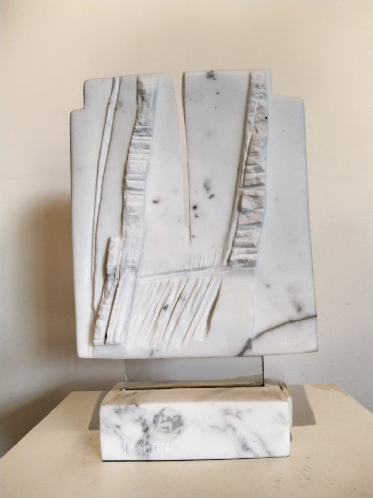 Solstice V / 2012 / Sculpture marbre blanc statuaire / ( 23 x 6) : H. 35 cm